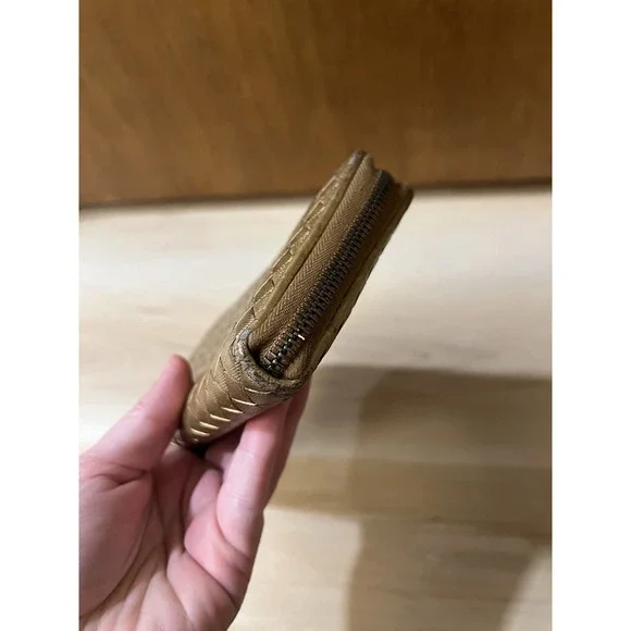 Bottega Veneta Gold Intrecciato Leather Zip Around Wallet Metallic Shiny - Picture 5 of 15